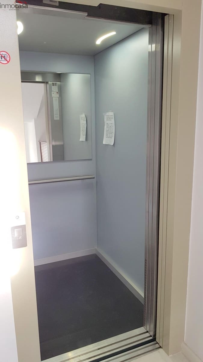 2 sovrum Takvåning att hyra i Armilla med garage - 800 € (Ref: 9616031)