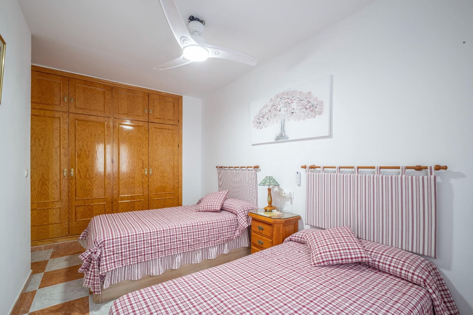 3 soveværelse Rækkehus til salg i Las Gabias med garage - € 219.500 (Ref: 9616032)