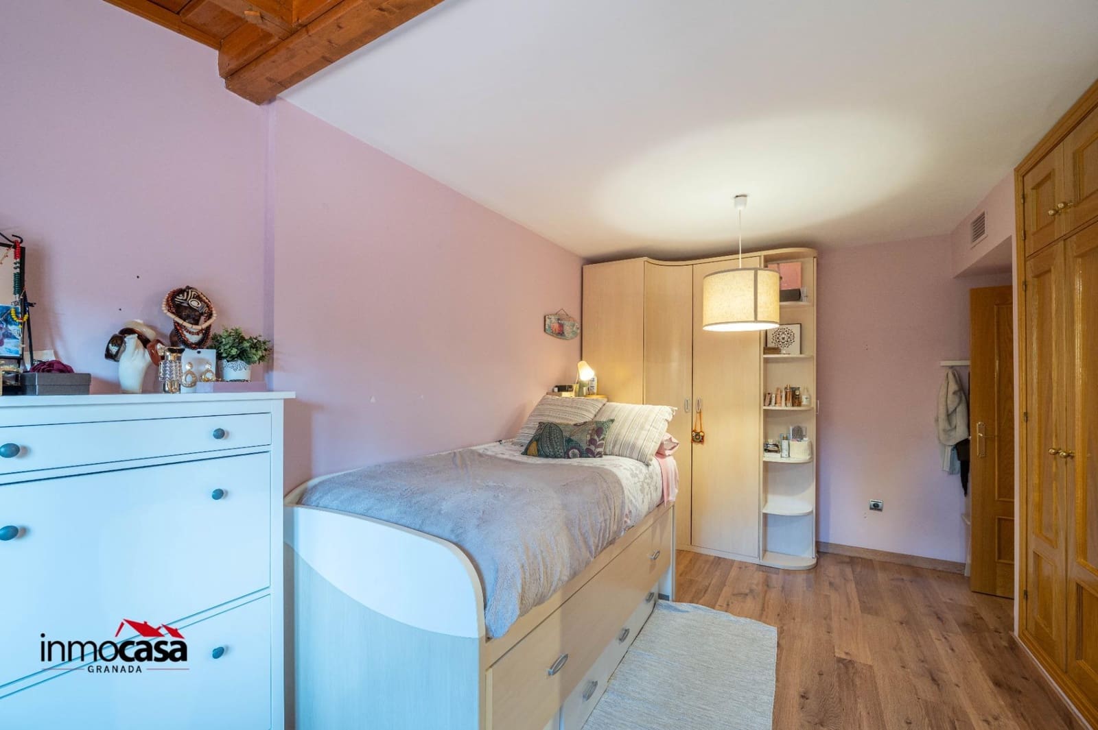 4 bedroom Villa for sale in La Zubia with pool garage - € 420,000 (Ref: 9625858)