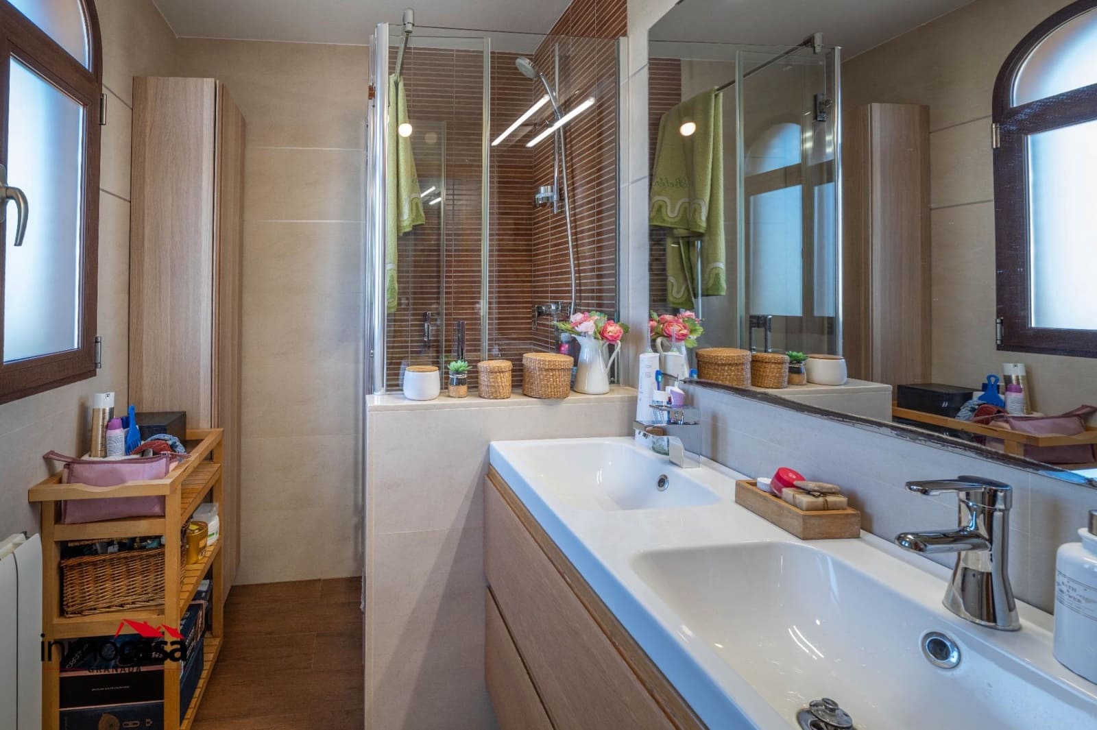 4 bedroom Villa for sale in La Zubia with pool garage - € 420,000 (Ref: 9625858)