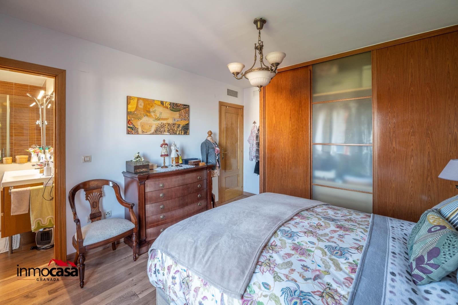 4 bedroom Villa for sale in La Zubia with pool garage - € 420,000 (Ref: 9625858)