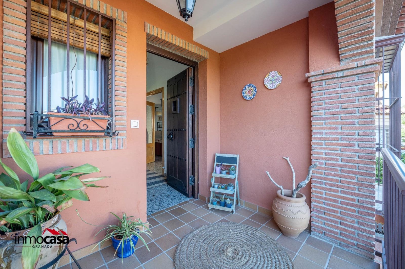 4 bedroom Villa for sale in La Zubia with pool garage - € 420,000 (Ref: 9625858)