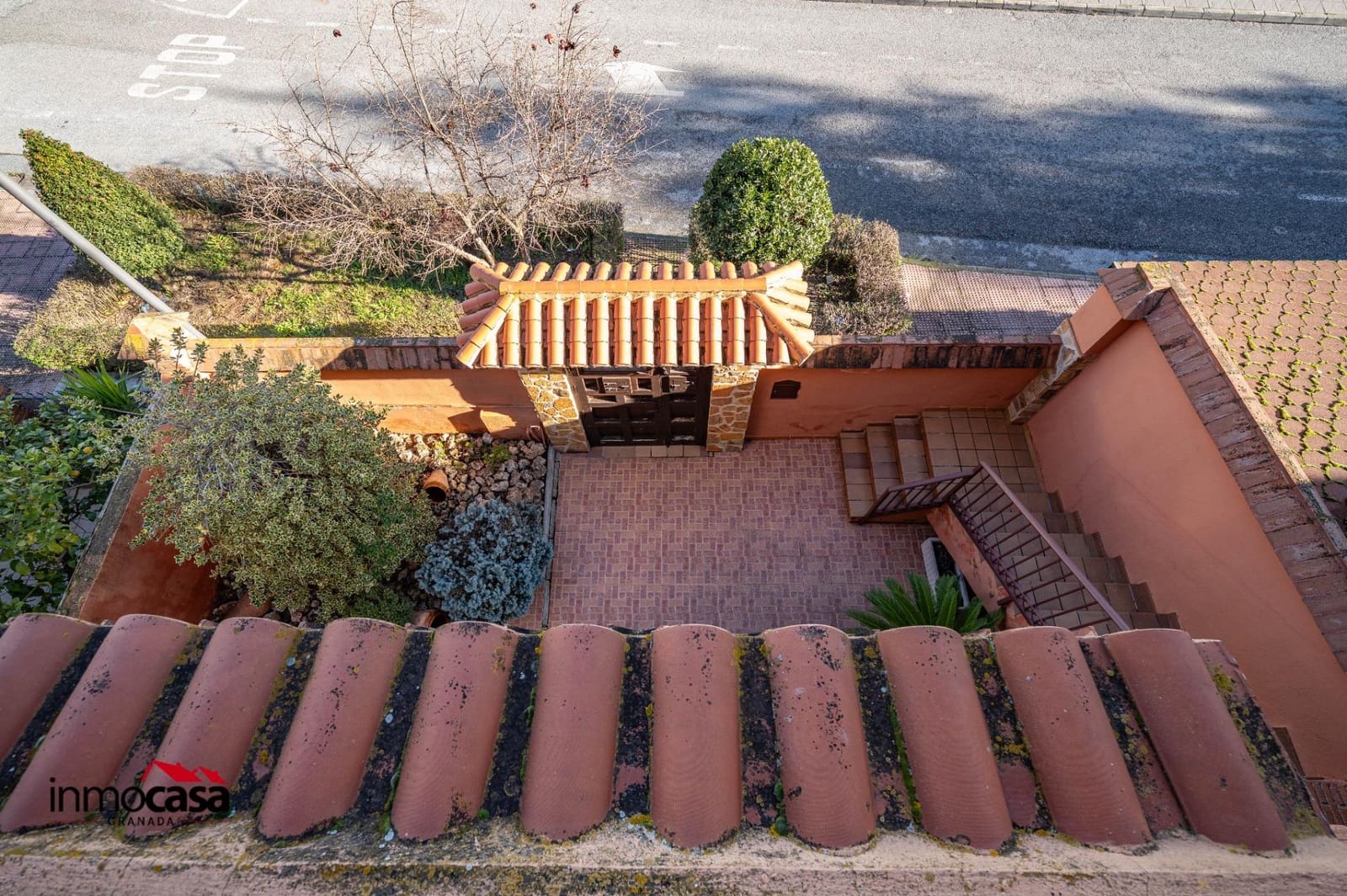 4 bedroom Villa for sale in La Zubia with pool garage - € 420,000 (Ref: 9625858)