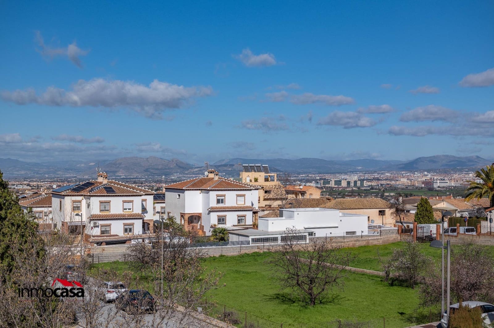 4 bedroom Villa for sale in La Zubia with pool garage - € 420,000 (Ref: 9625858)