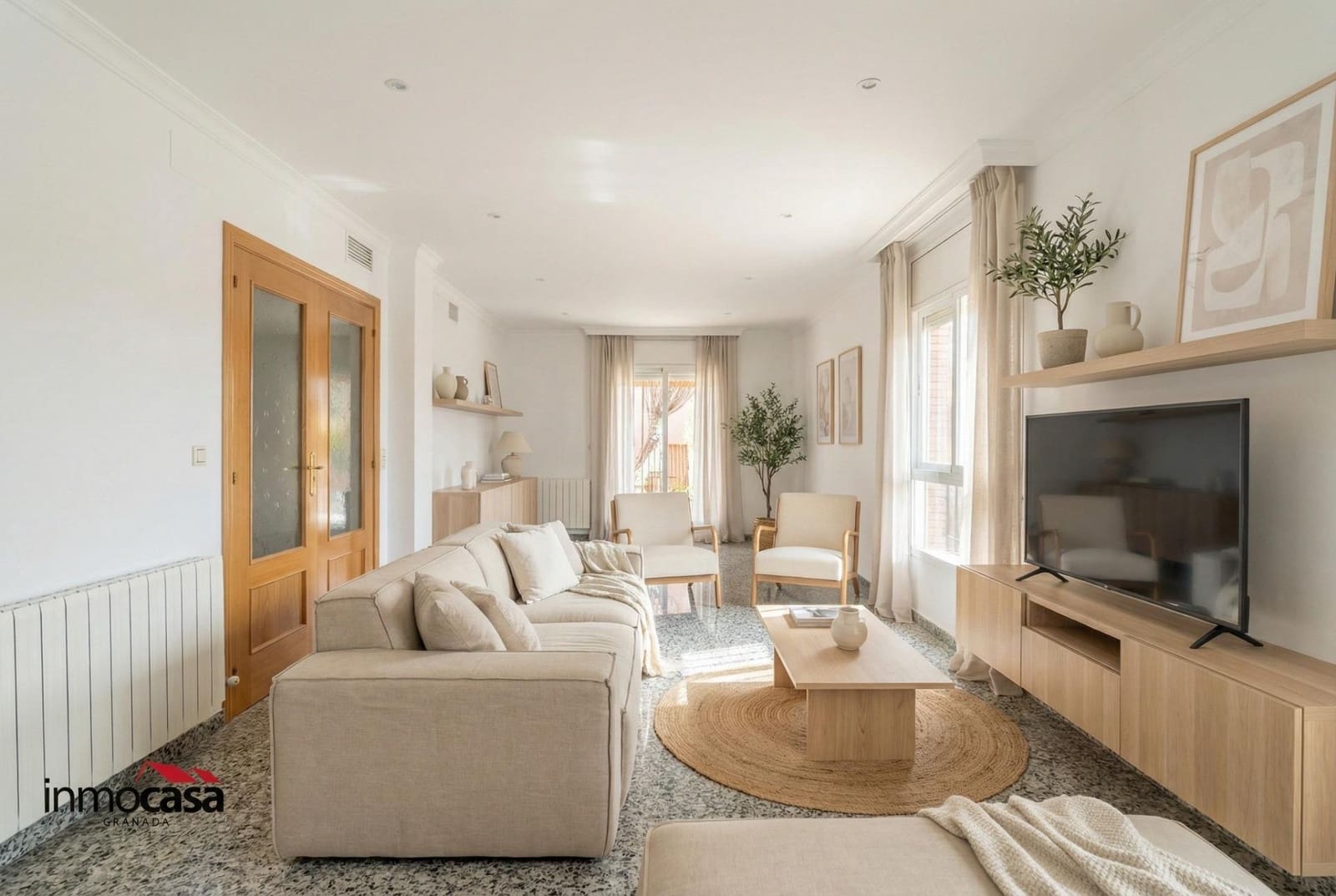 4 bedroom Villa for sale in La Zubia with pool garage - € 399,000 (Ref: 9625858)