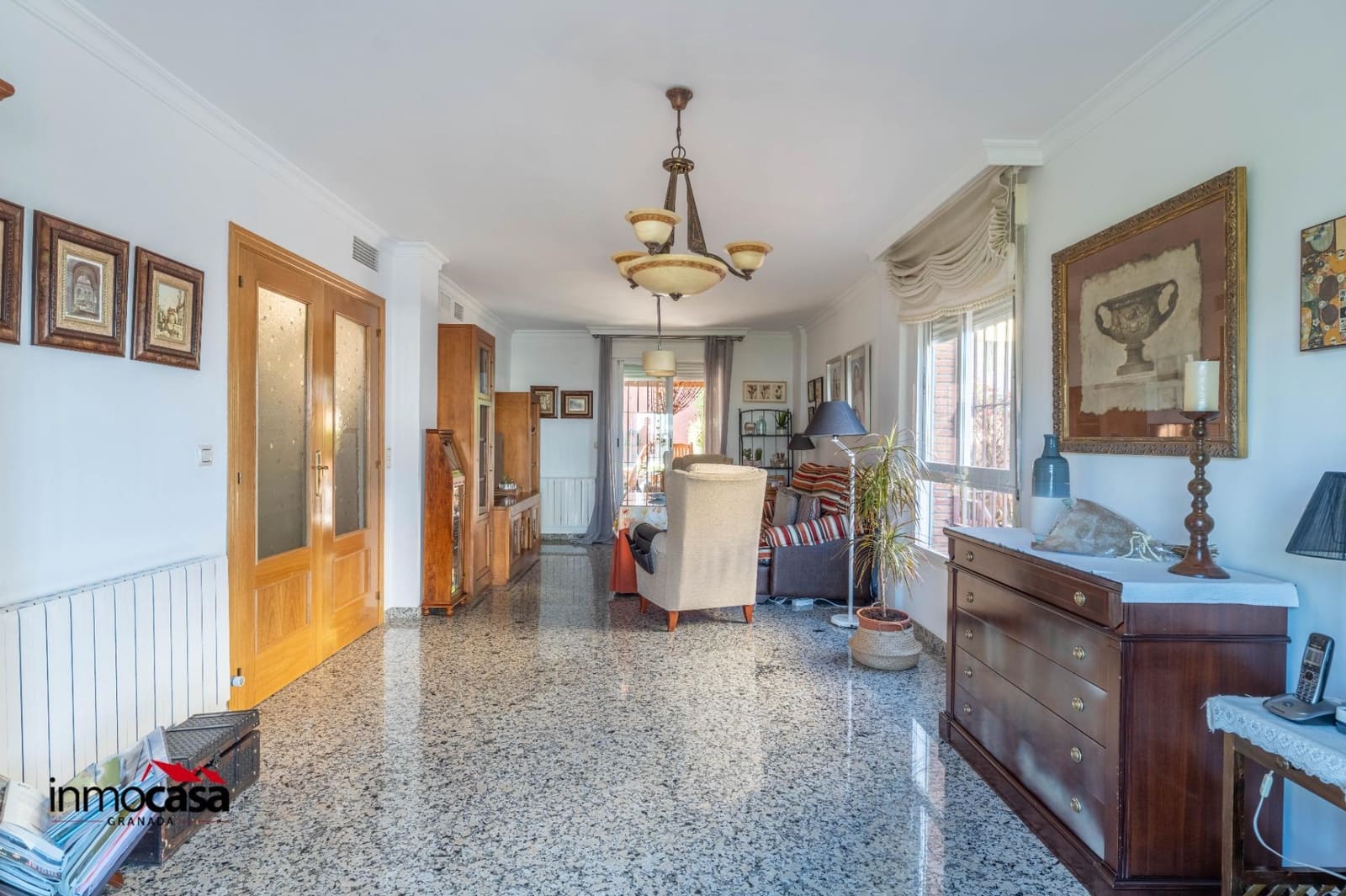 4 bedroom Villa for sale in La Zubia with pool garage - € 399,000 (Ref: 9625858)