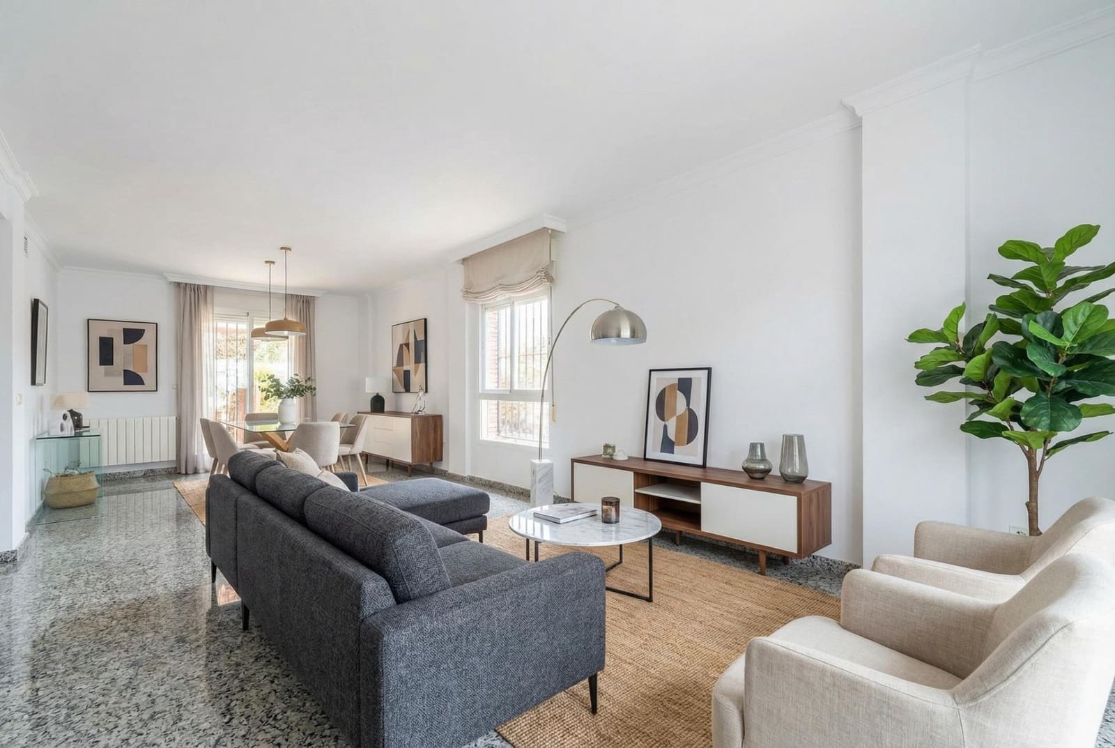 4 bedroom Villa for sale in La Zubia with pool garage - € 399,000 (Ref: 9625858)