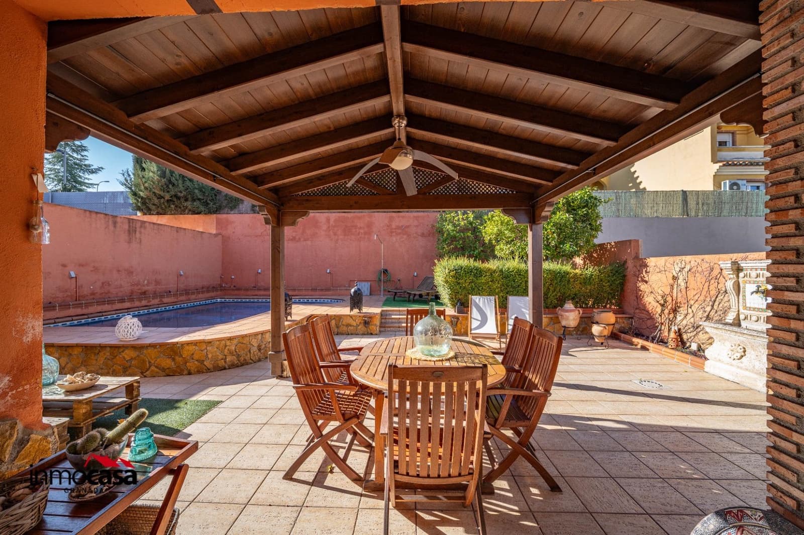 4 bedroom Villa for sale in La Zubia with pool garage - € 399,000 (Ref: 9625858)