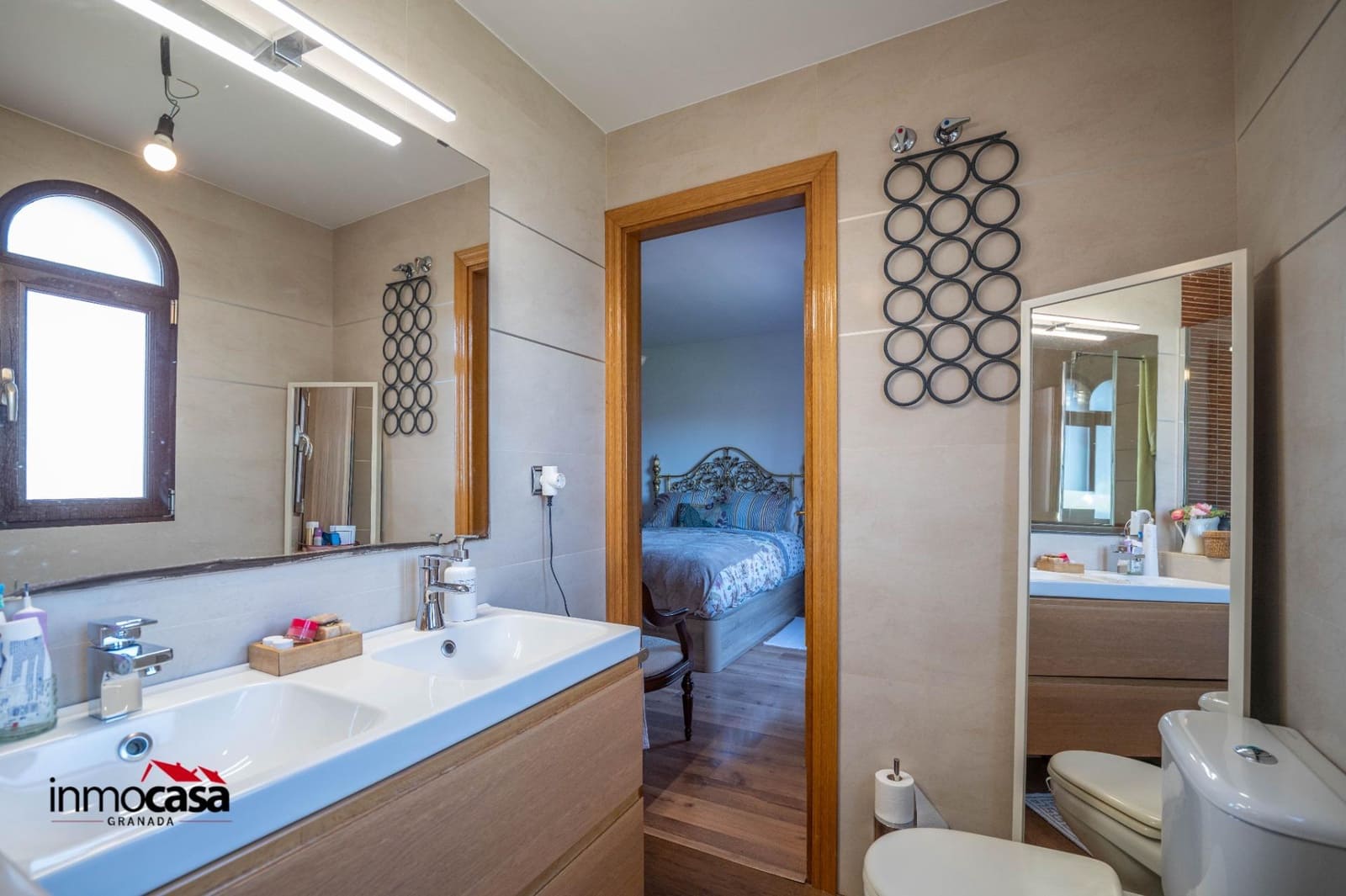 4 bedroom Villa for sale in La Zubia with pool garage - € 399,000 (Ref: 9625858)