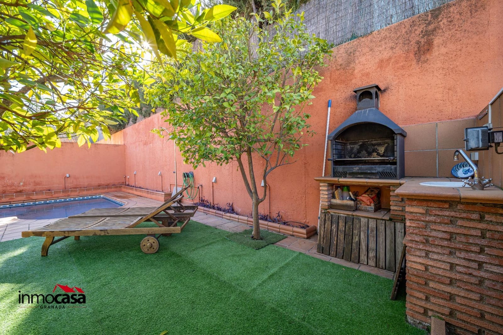 4 bedroom Villa for sale in La Zubia with pool garage - € 399,000 (Ref: 9625858)