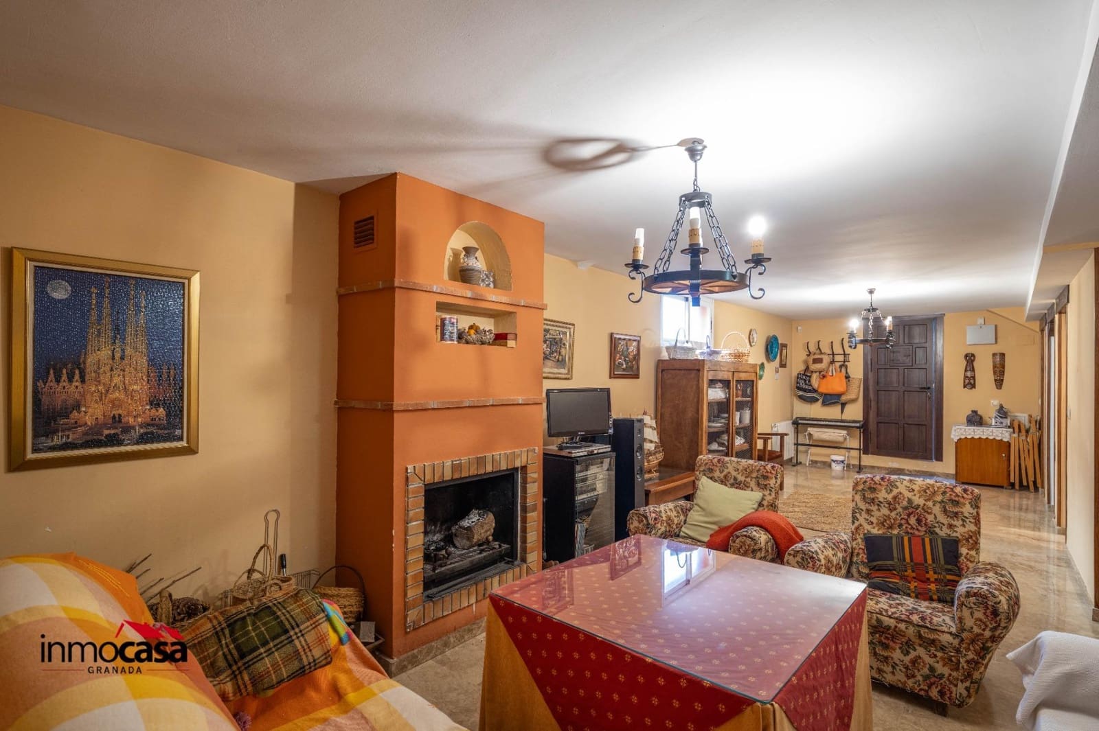 4 bedroom Villa for sale in La Zubia with pool garage - € 399,000 (Ref: 9625858)