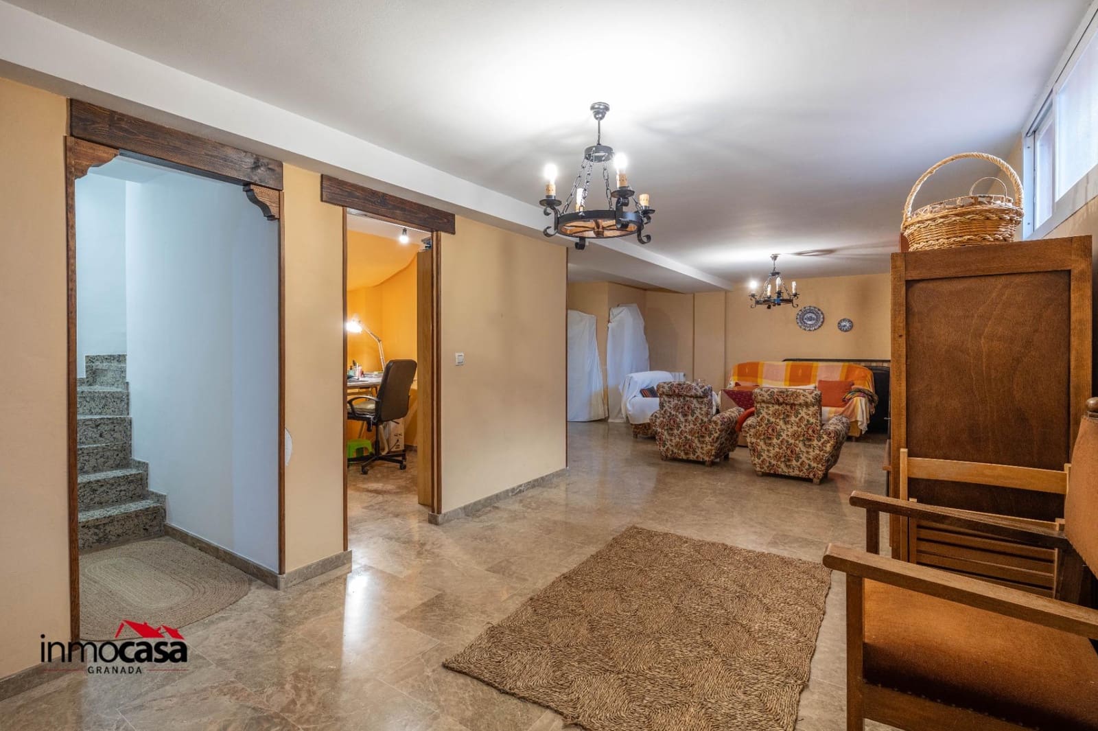 4 bedroom Villa for sale in La Zubia with pool garage - € 399,000 (Ref: 9625858)