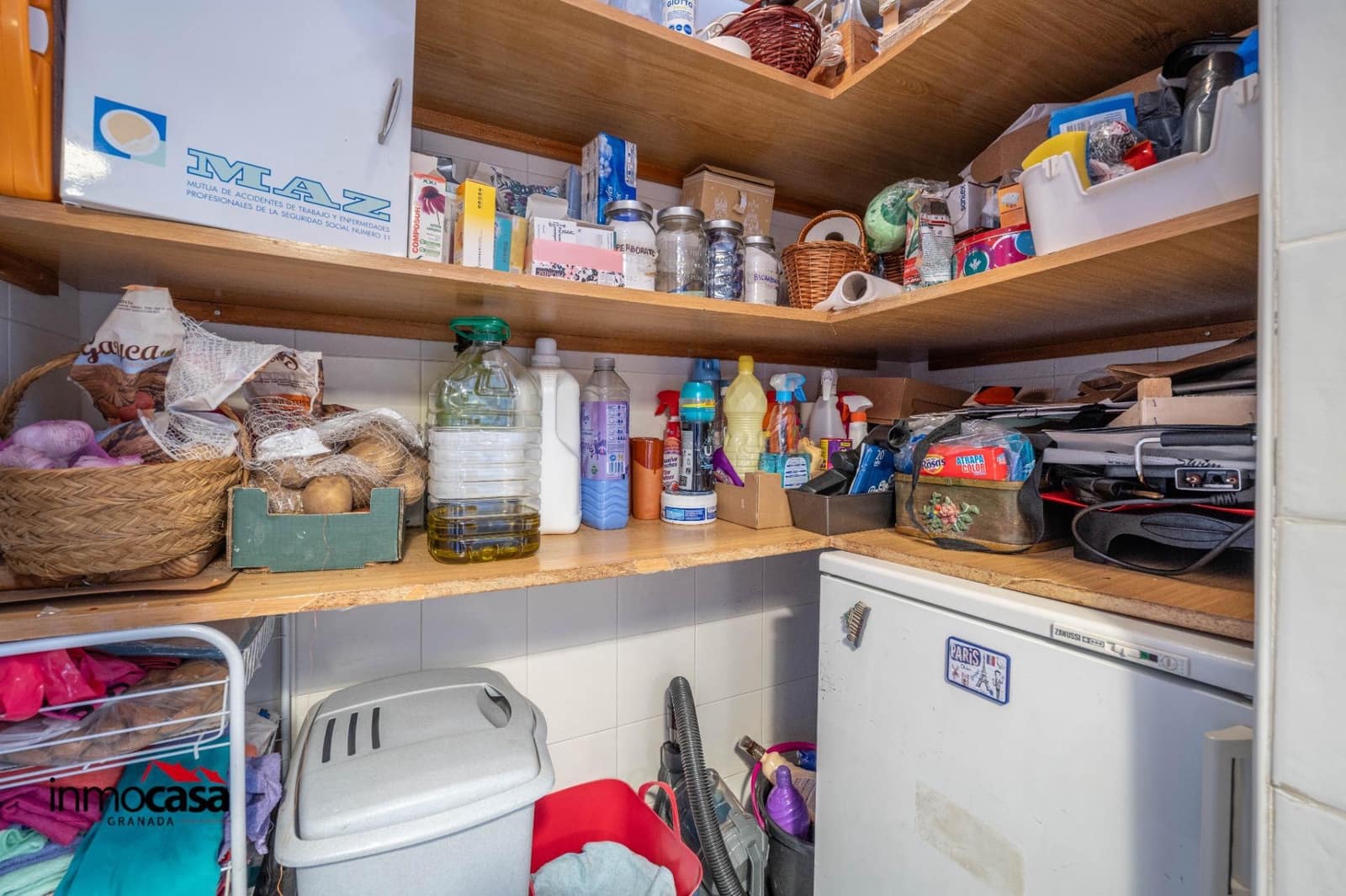 4 bedroom Villa for sale in La Zubia with pool garage - € 399,000 (Ref: 9625858)