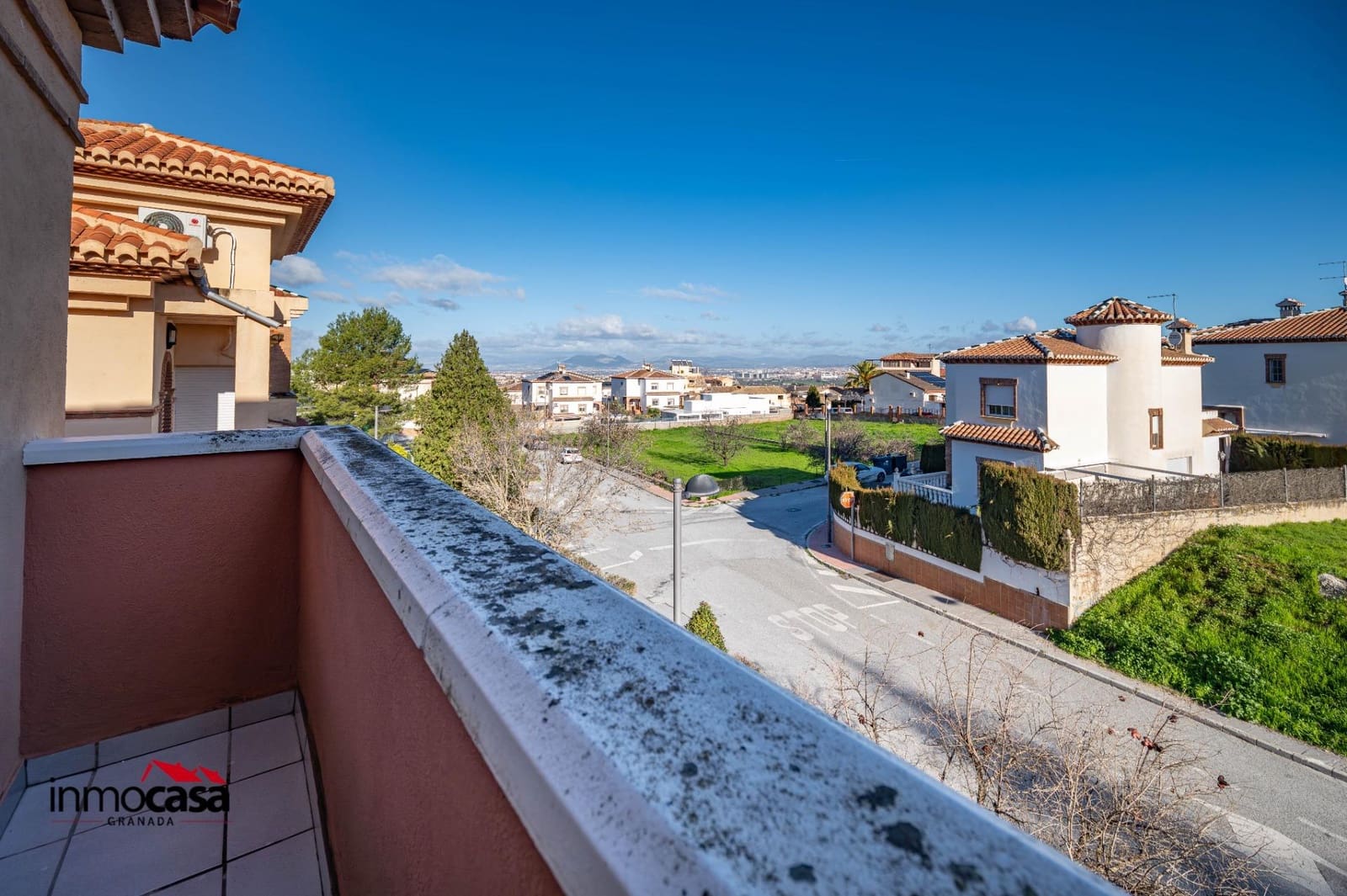 4 bedroom Villa for sale in La Zubia with pool garage - € 399,000 (Ref: 9625858)