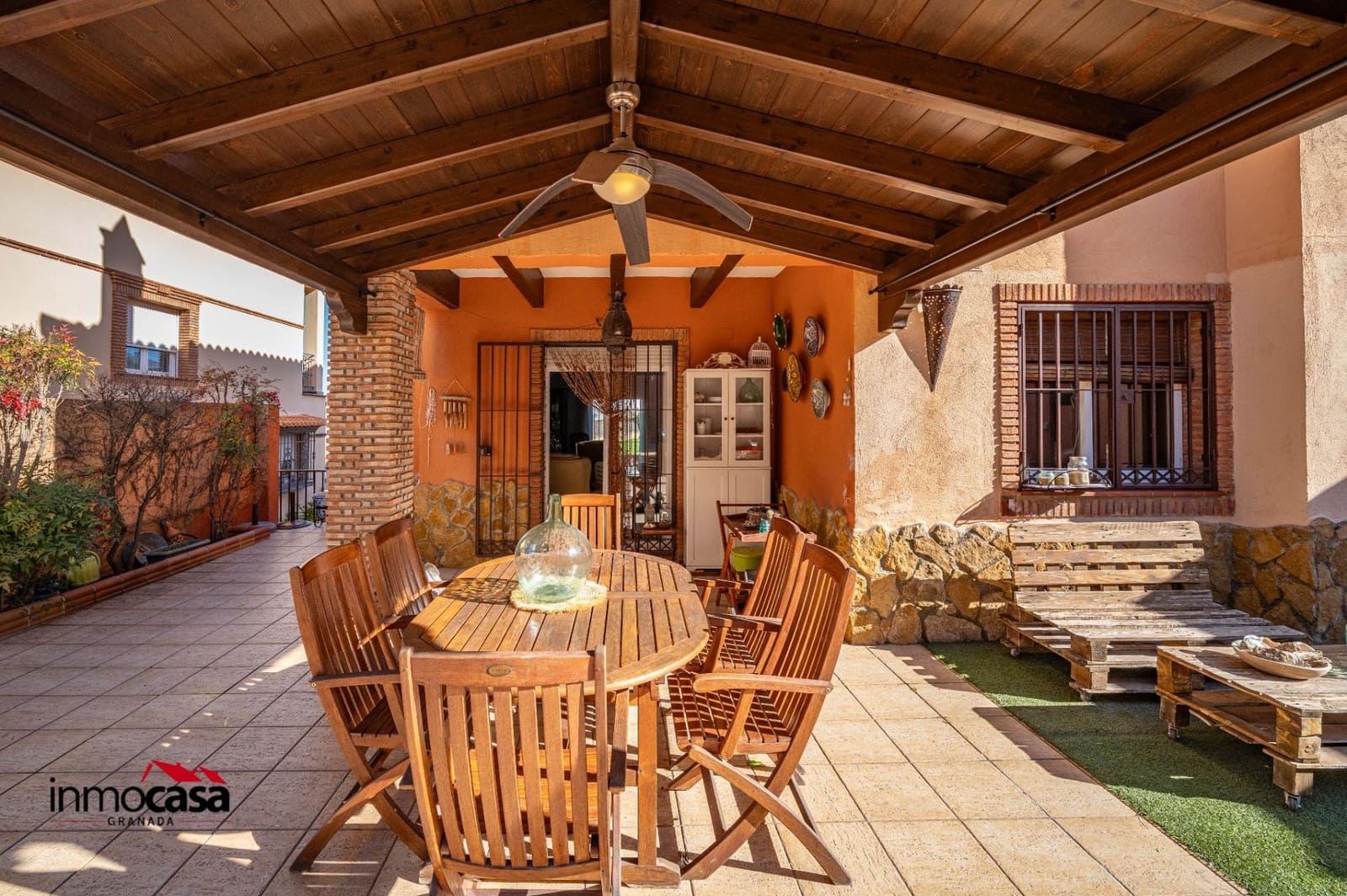 4 bedroom Villa for sale in La Zubia with pool garage - € 399,000 (Ref: 9625858)