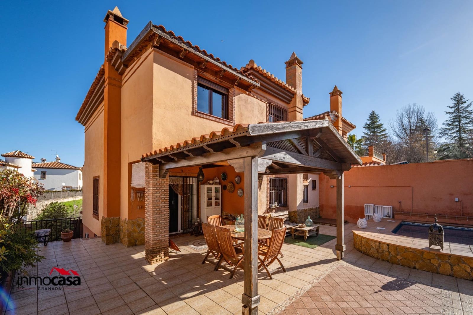 4 bedroom Villa for sale in La Zubia with pool garage - € 399,000 (Ref: 9625858)