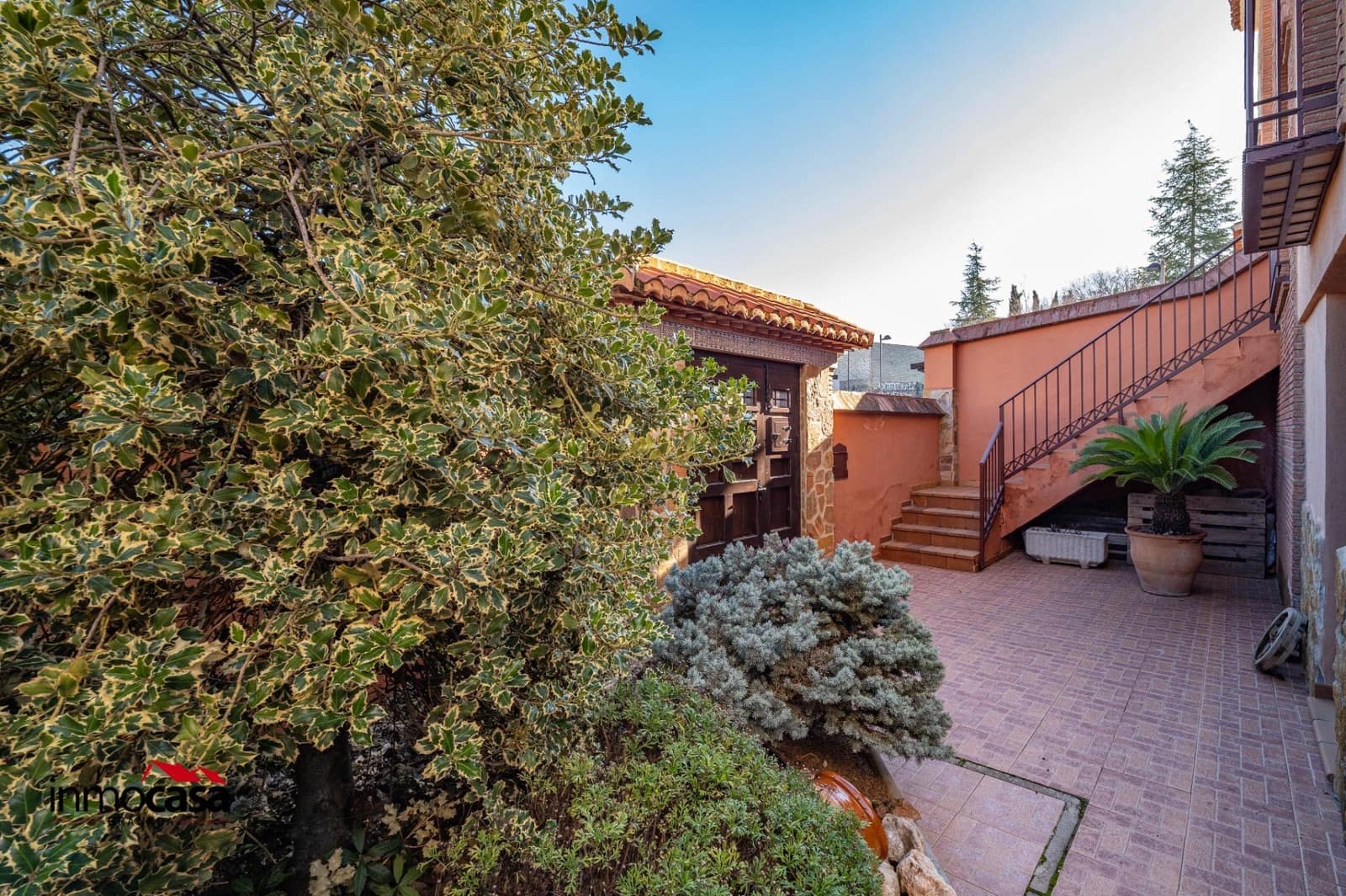 4 bedroom Villa for sale in La Zubia with pool garage - € 399,000 (Ref: 9625858)