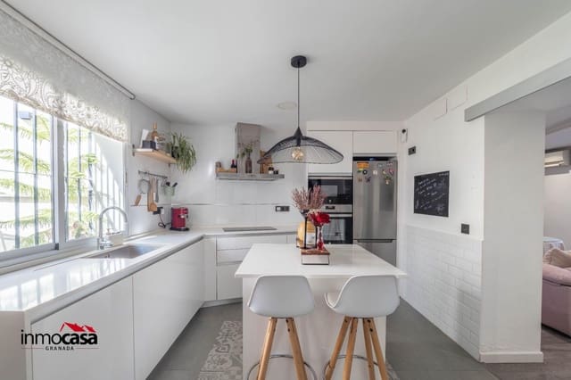 Adosado de 2 habitaciones en La Zubia en venta - 185.000 € (Ref: 9637755)