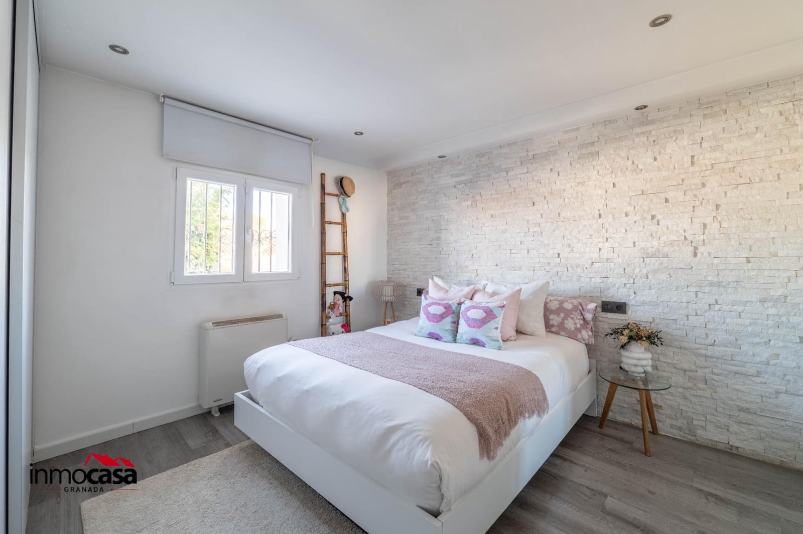 Adosado de 2 habitaciones en La Zubia en venta - 185.000 € (Ref: 9637755)