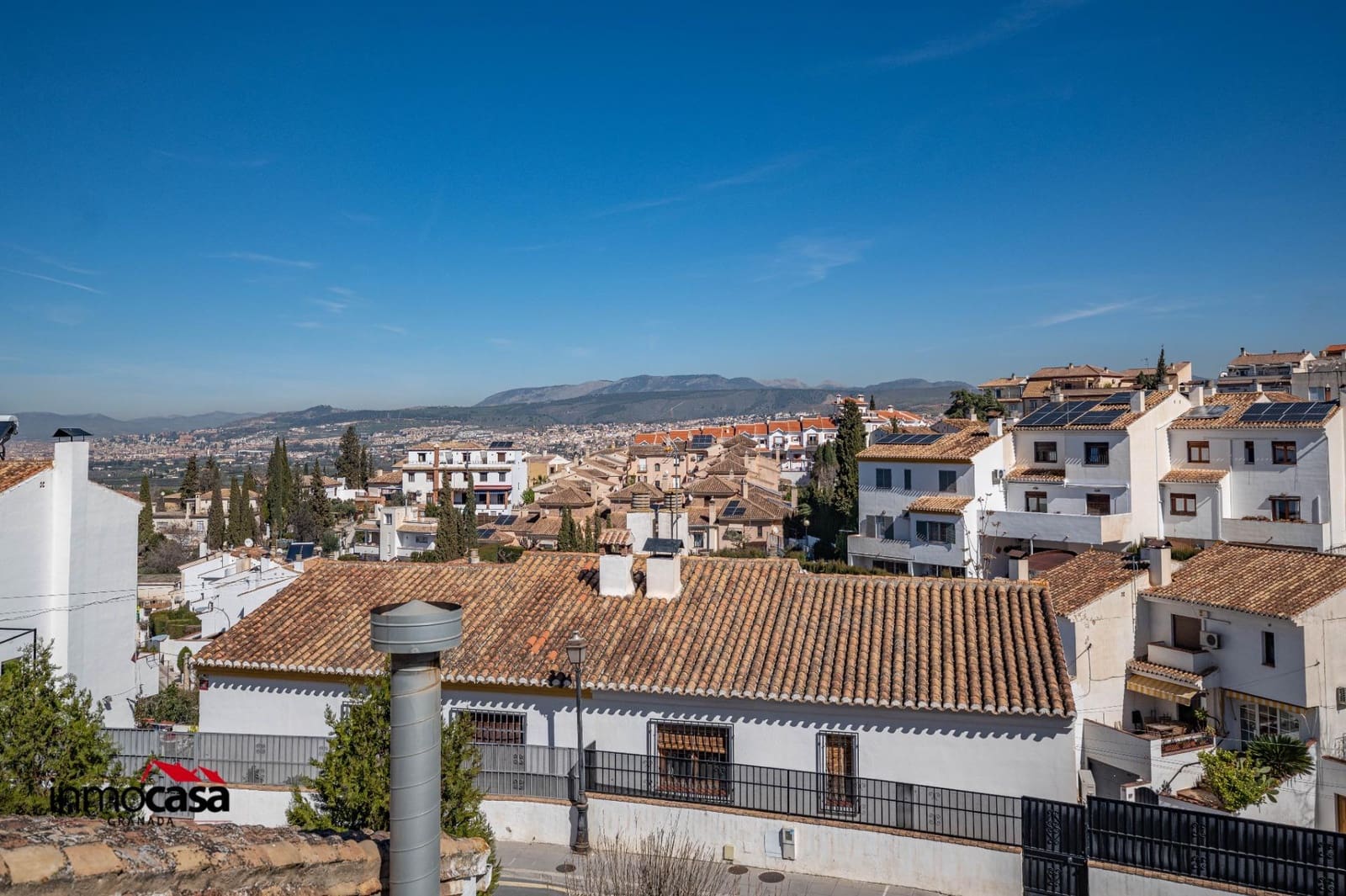 Adosado de 2 habitaciones en La Zubia en venta - 185.000 € (Ref: 9637755)