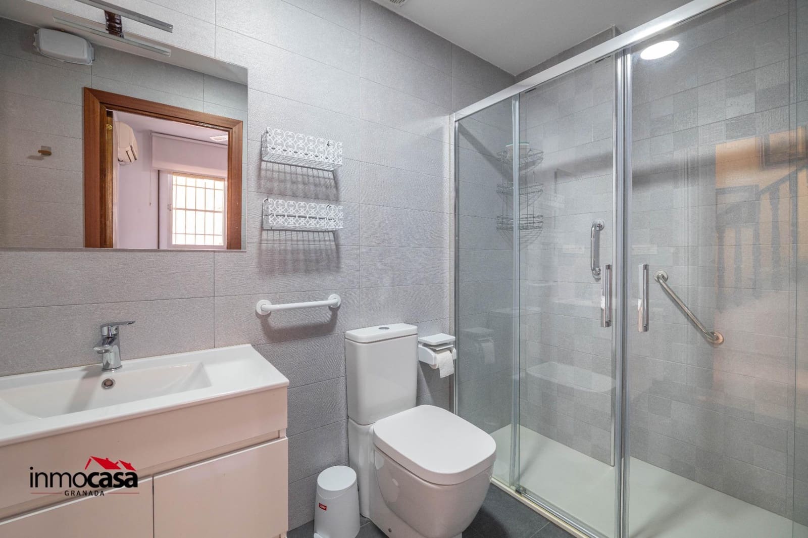 4 sovrum Semi-fristående Villa till salu i Armilla med garage - 275 000 € (Ref: 9637756)