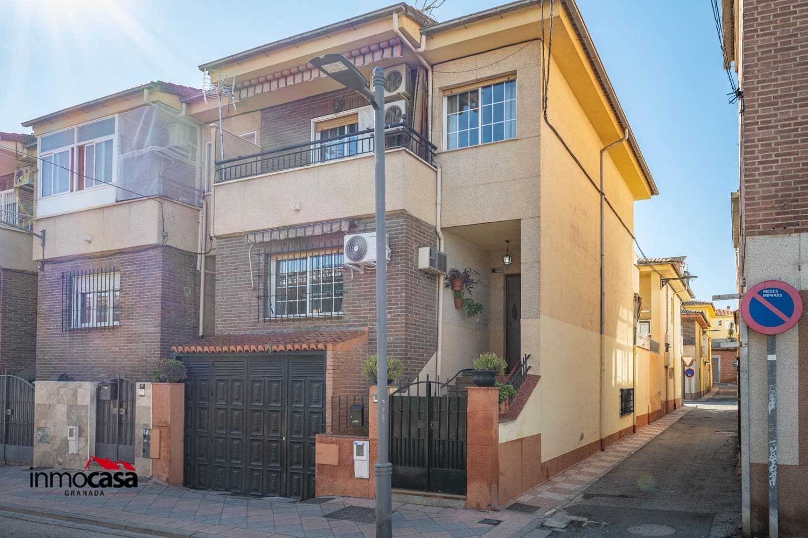 4 sovrum Semi-fristående Villa till salu i Armilla med garage - 275 000 € (Ref: 9637756)