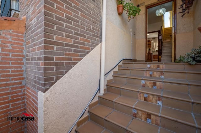 4 sovrum Semi-fristående Villa till salu i Armilla med garage - 275 000 € (Ref: 9637756)