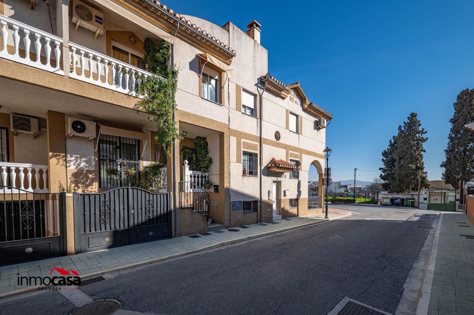 4 makuuhuone Rivitalo myytävänä paikassa Peligros mukana 
autotalli - 280 000 € (Ref: 9645176)