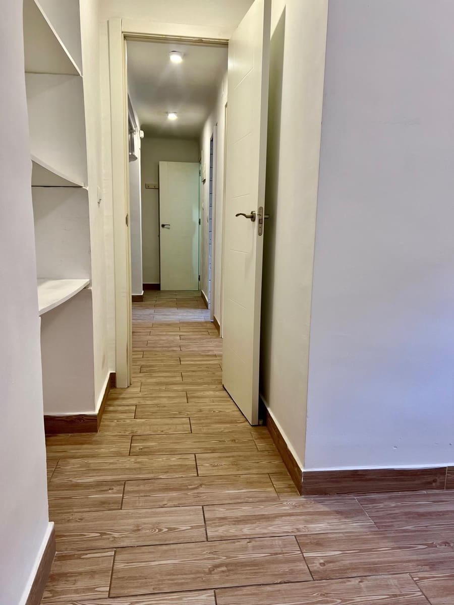 3 soveværelse Lejlighed til leje i Granada by - € 700 (Ref: 9645177)