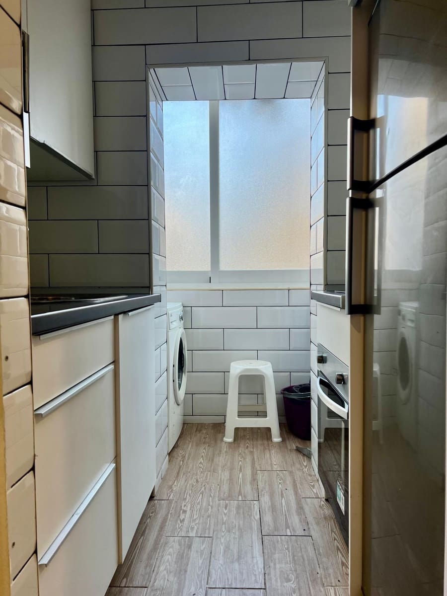 3 soveværelse Lejlighed til leje i Granada by - € 700 (Ref: 9645177)