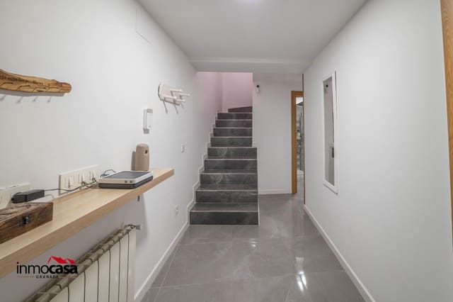 Chalet de 4 habitaciones en Albolote en venta - 200.000 € (Ref: 9652174)