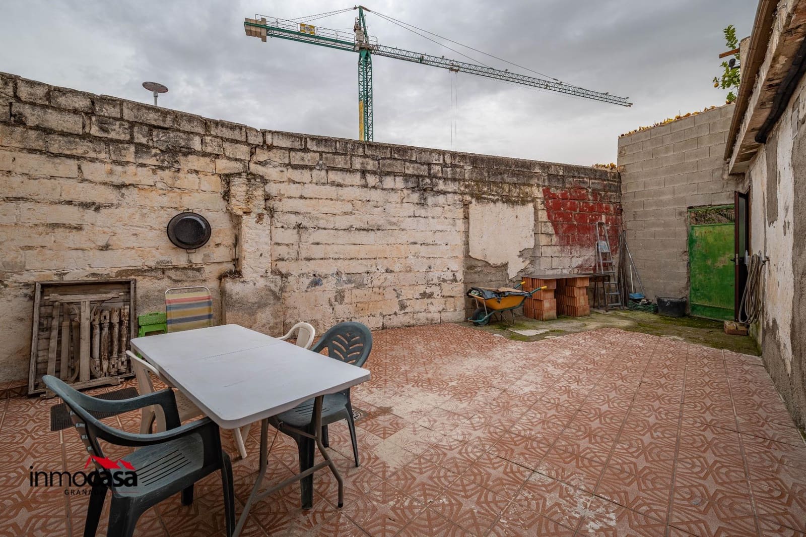 Chalet de 4 habitaciones en Albolote en venta - 200.000 € (Ref: 9652174)