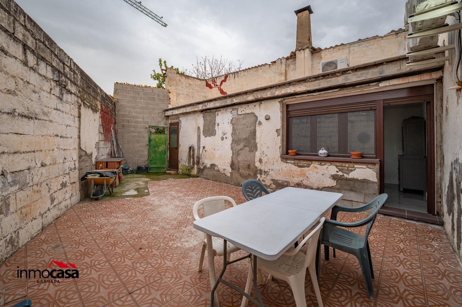 Chalet de 4 habitaciones en Albolote en venta - 200.000 € (Ref: 9652174)