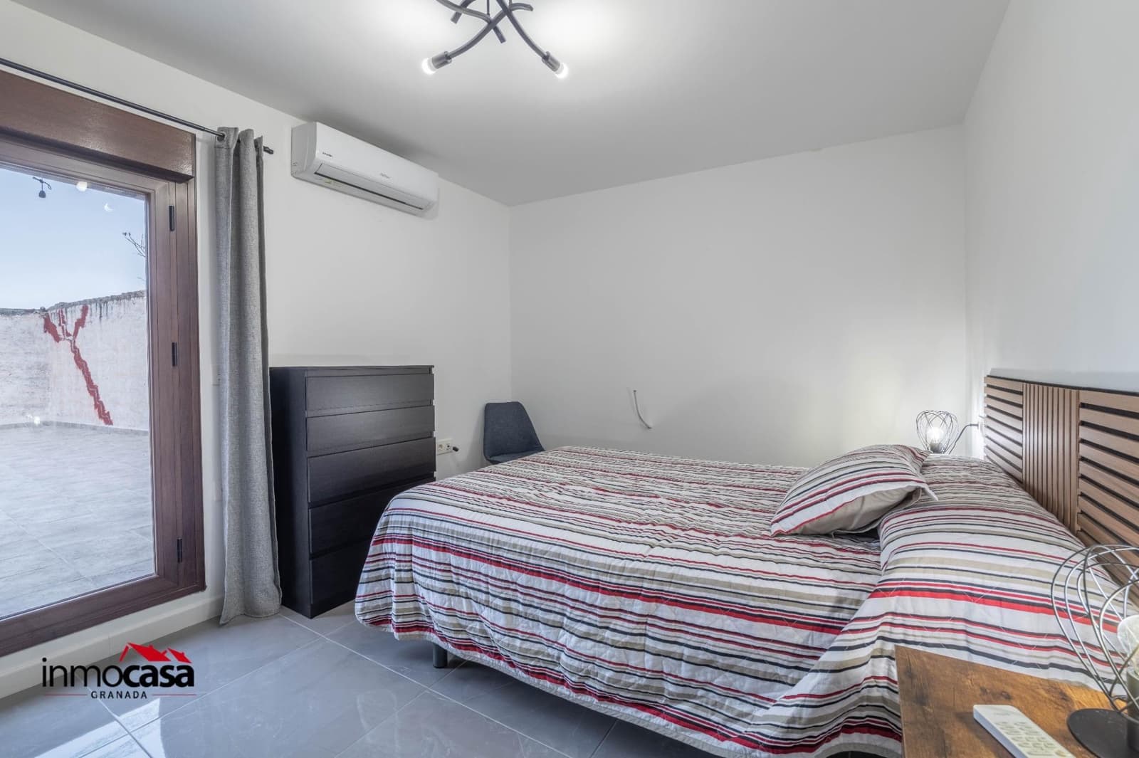 Chalet de 4 habitaciones en Albolote en venta - 200.000 € (Ref: 9652174)