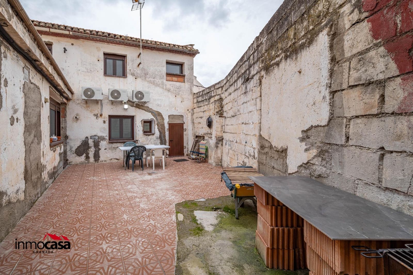 Chalet de 4 habitaciones en Albolote en venta - 200.000 € (Ref: 9652174)