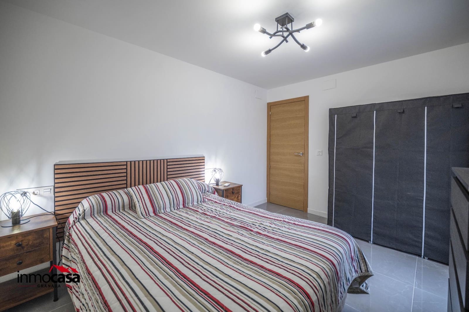 Chalet de 4 habitaciones en Albolote en venta - 200.000 € (Ref: 9652174)