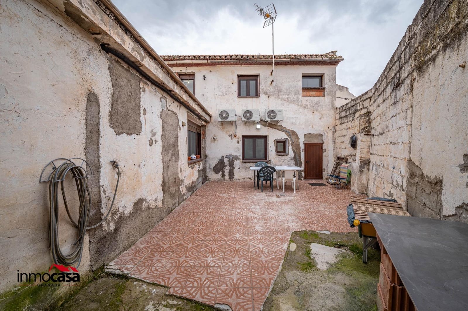 Chalet de 4 habitaciones en Albolote en venta - 200.000 € (Ref: 9652174)