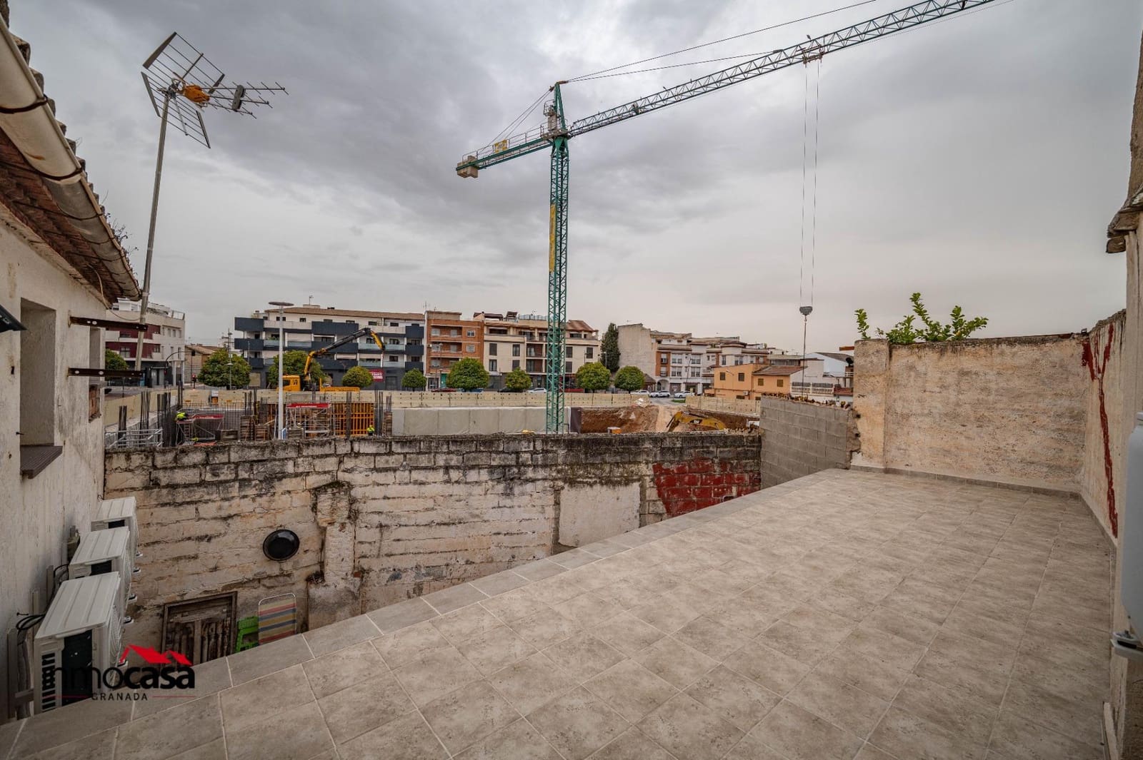 Chalet de 4 habitaciones en Albolote en venta - 200.000 € (Ref: 9652174)