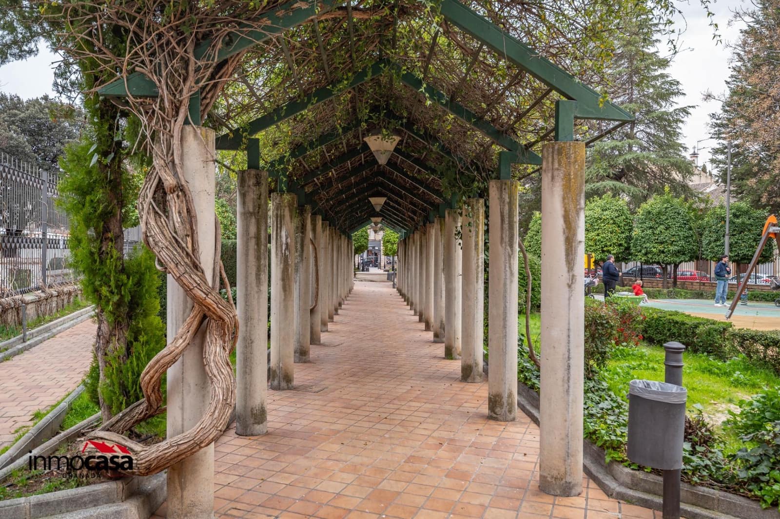 Chalet de 4 habitaciones en Albolote en venta - 200.000 € (Ref: 9652174)