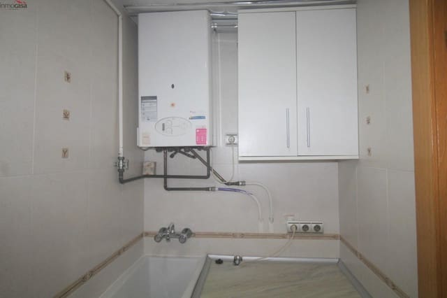 3 makuuhuone Asunto vuokrattavana paikassa Armilla mukana 
autotalli - 750 € (Ref: 9656238)