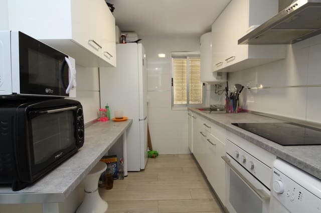 2 slaapkamer Appartement te huur in Granada stad - € 380 (Ref: 9656239)