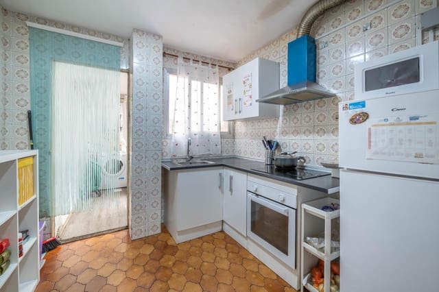 4 Zimmer Wohnung zu verkaufen in Granada Stadt - 245.000 € (Ref: 9666728)