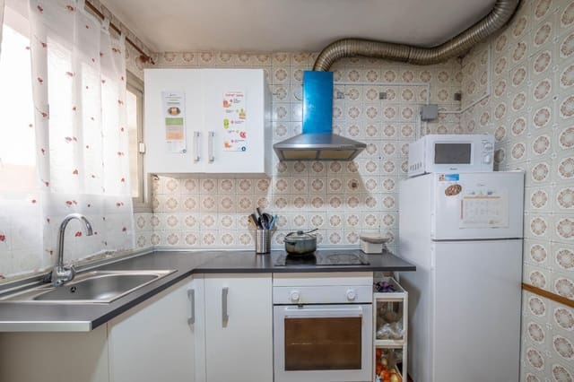 4 Zimmer Wohnung zu verkaufen in Granada Stadt - 245.000 € (Ref: 9666728)