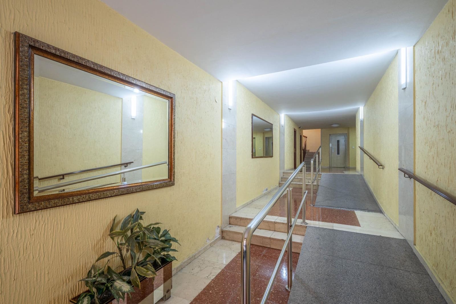 4 quarto Apartamento para venda em Granada cidade - 245 000 € (Ref: 9666728)