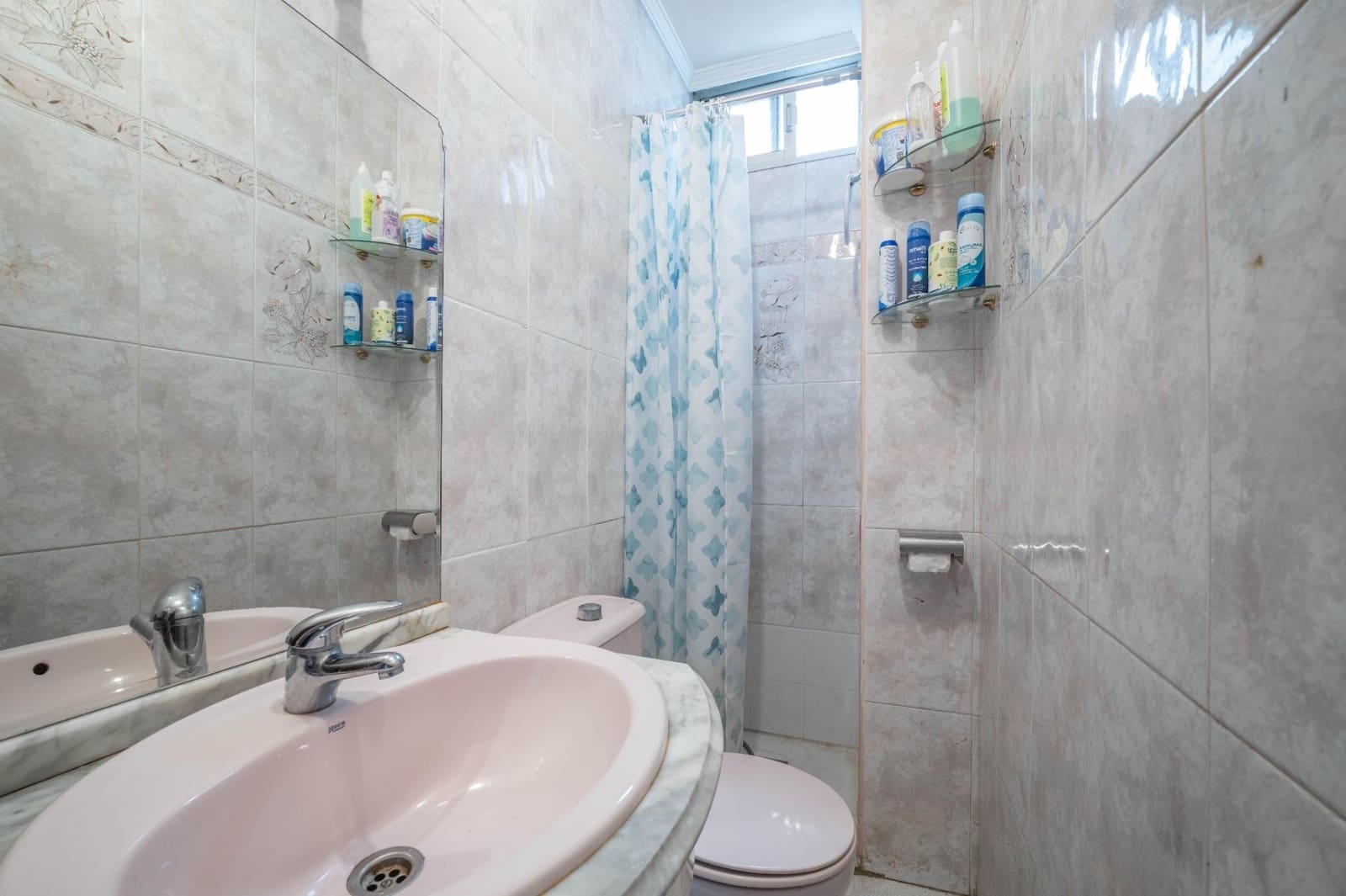 4 bedroom Flat for sale in Granada city - € 245,000 (Ref: 9666728)