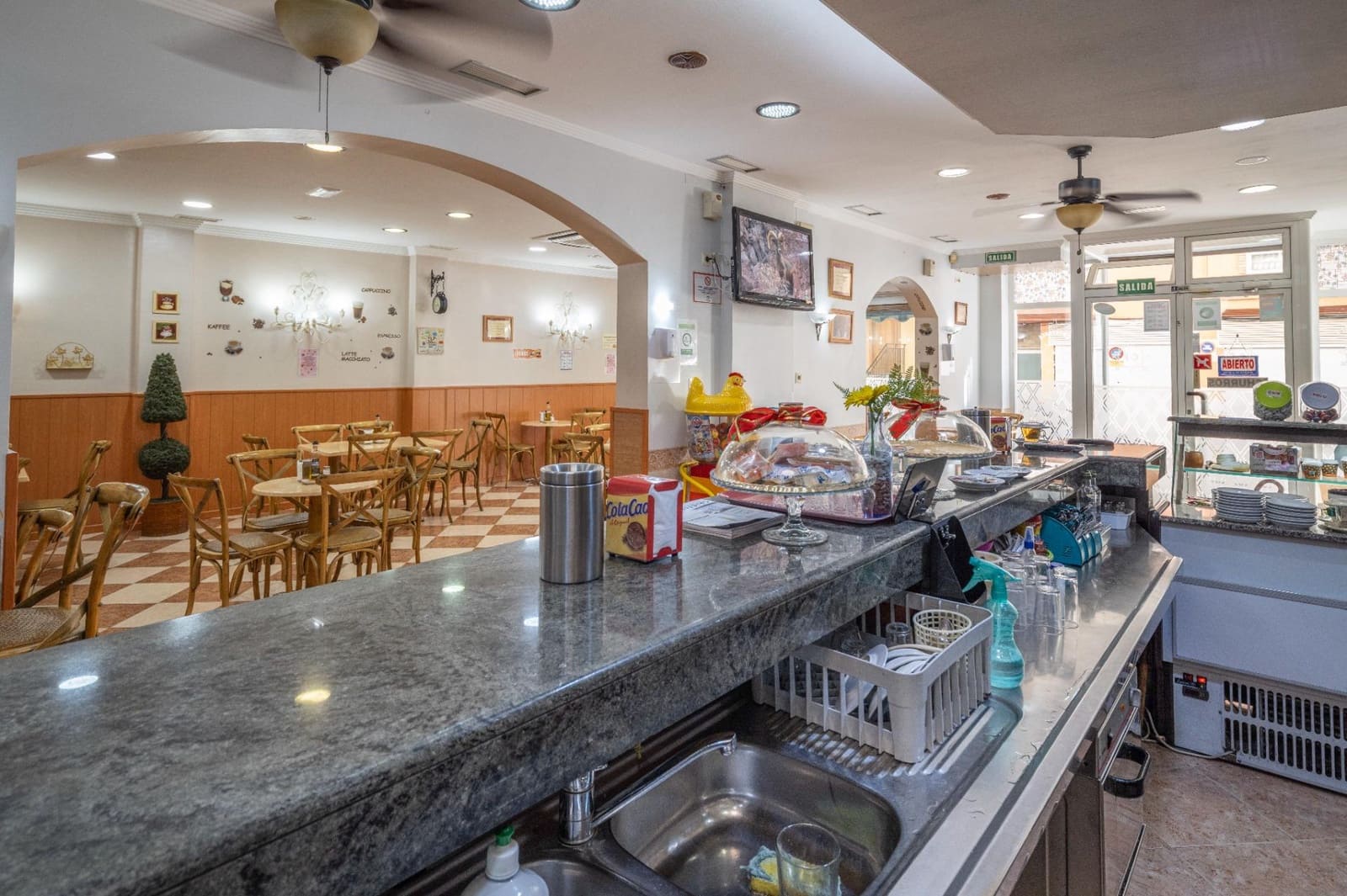 Business for sale in Armilla - € 279,900 (Ref: 9686593)