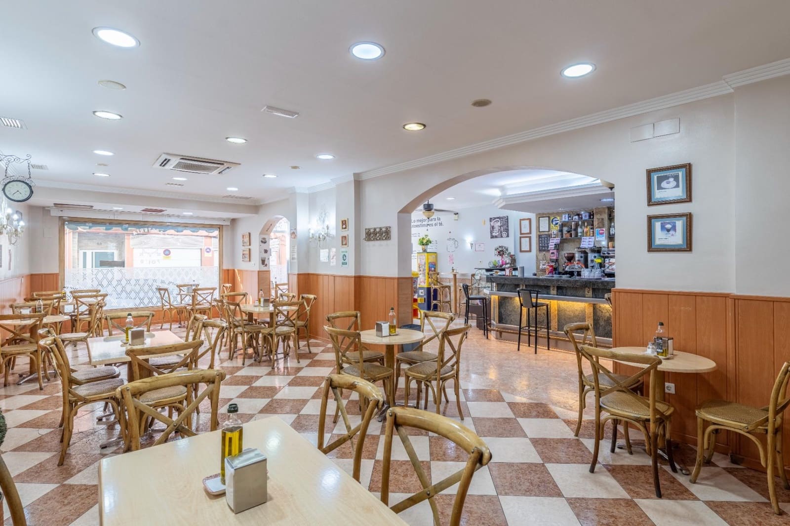 Business for sale in Armilla - € 279,900 (Ref: 9686593)