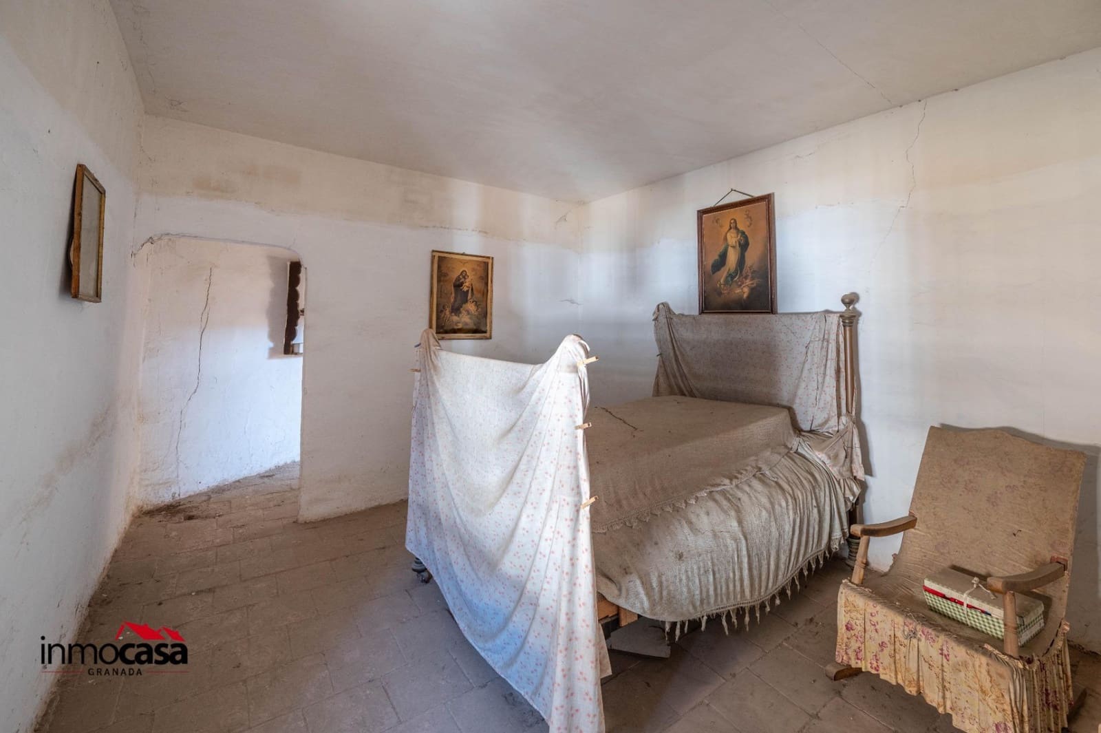 9 soveværelse Byhus til salg i Padul med garage - € 125.000 (Ref: 9720123)