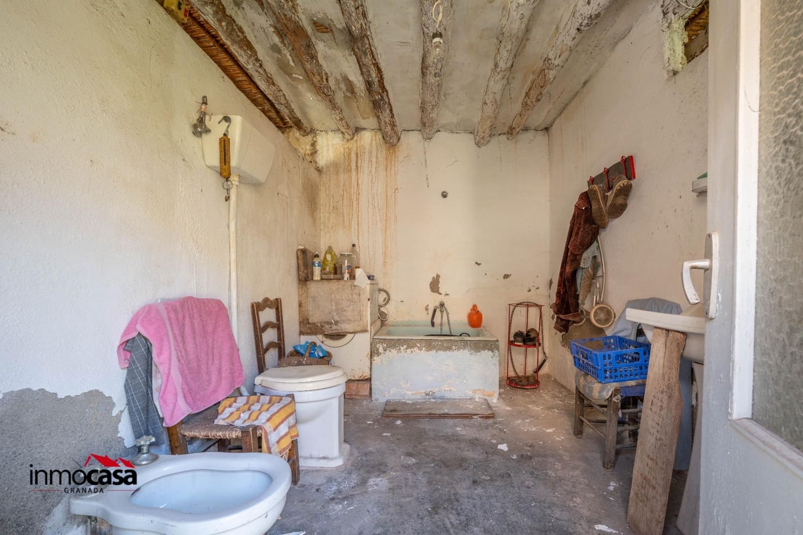 9 soveværelse Byhus til salg i Padul med garage - € 125.000 (Ref: 9720123)