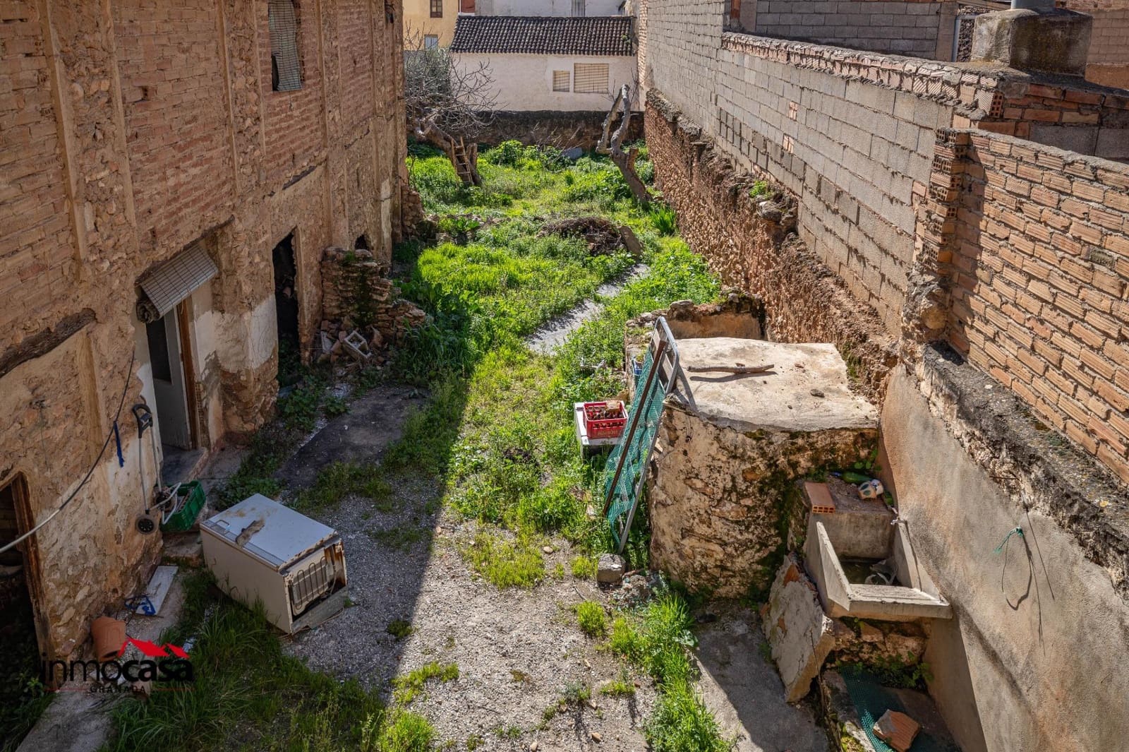 9 soveværelse Byhus til salg i Padul med garage - € 125.000 (Ref: 9720123)